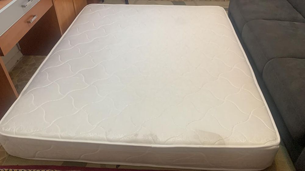 Продам матрас в отличном состоянии