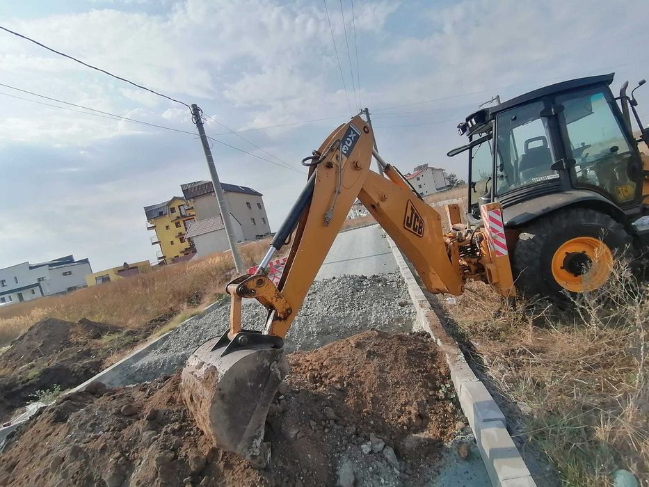 Închiriez buldoexcavator, miniexcavator, picon  cu operator