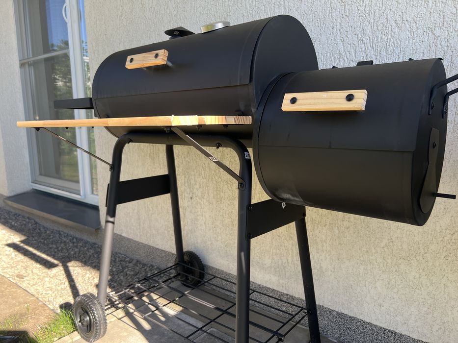 Vand gratar nou cu afumatoare