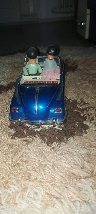 Masini de jucarie vinitige