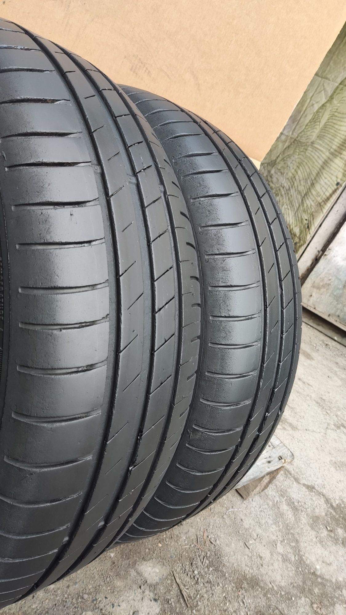 2бр летни гуми 195/65/15 GoodYear, цена 89лв с монтаж за София 
dot011