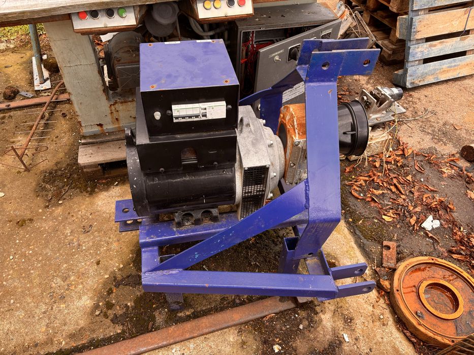 Generator curent pe priza de tractor