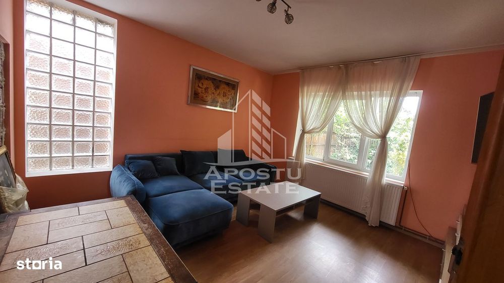 Casa individuala cu 7 camere,si teren de 550 mp,Dudestii Noi