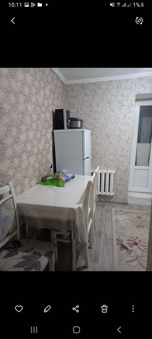 Продам стол и 5 стульев.
