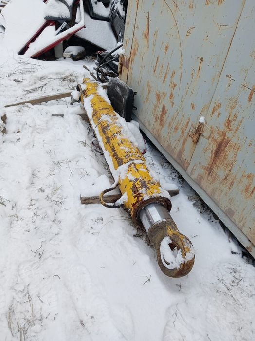 Продам гидроцилиндр ивановец