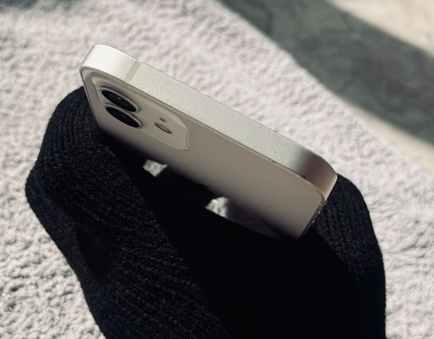Продается IPhone 12