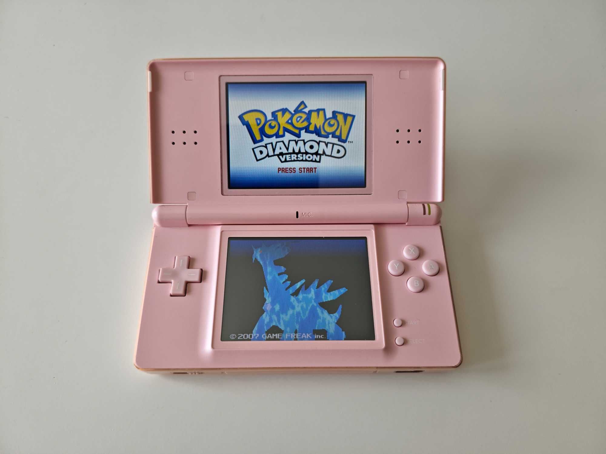 Nintendo DS Lite - Качени много игри