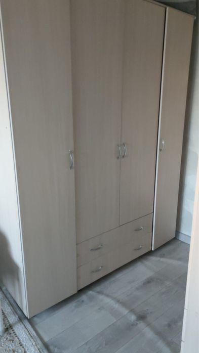 Продам спальный шкаф