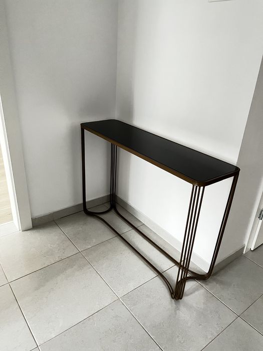 Consola metalica cu blat de sticla