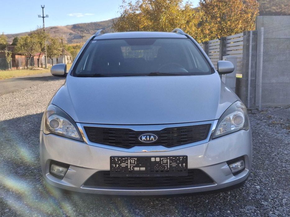 KIA Ceed - 1.6 CRDi - Climatronic / Pilot / Comenzi