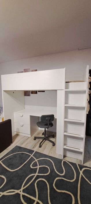 Pat supraetajat cu birou Ikea