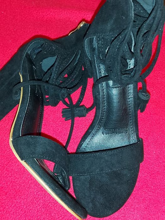 Sandale noi ,superbe!!!