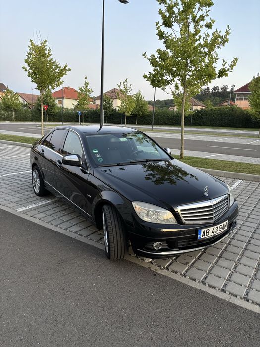 Mercedes C220.