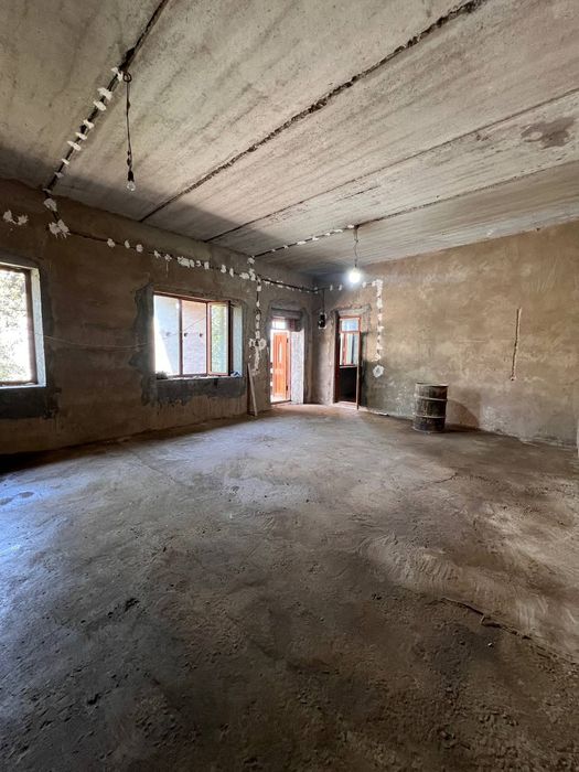 Nazarbek uy sotiladi