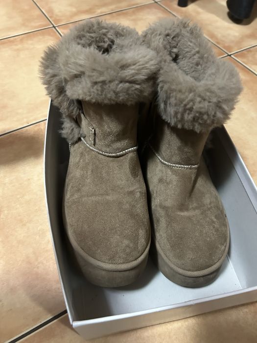 UGG marime 36.În stare foarte buna
