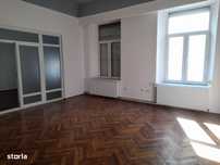 Apartament 3 camere de vanzare in zona Centrala