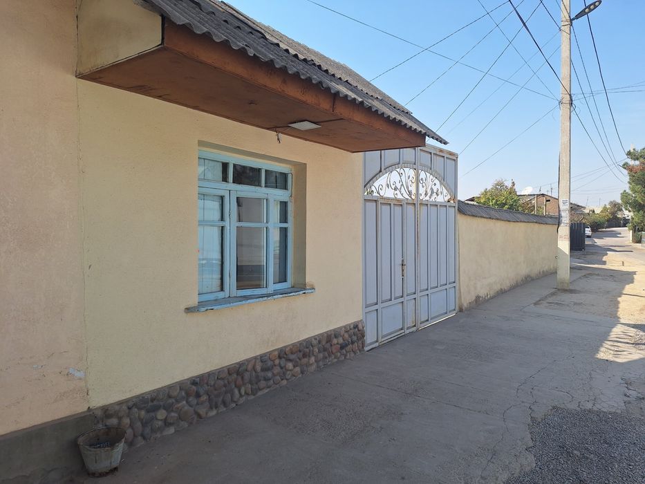 Уй сотилади Янгийул шахар Типаграфя олдида