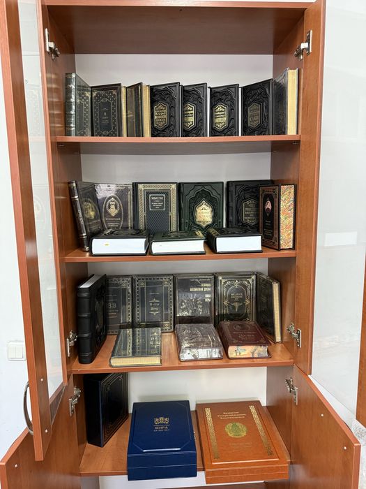 Подарочные книги в Алматы в коже
