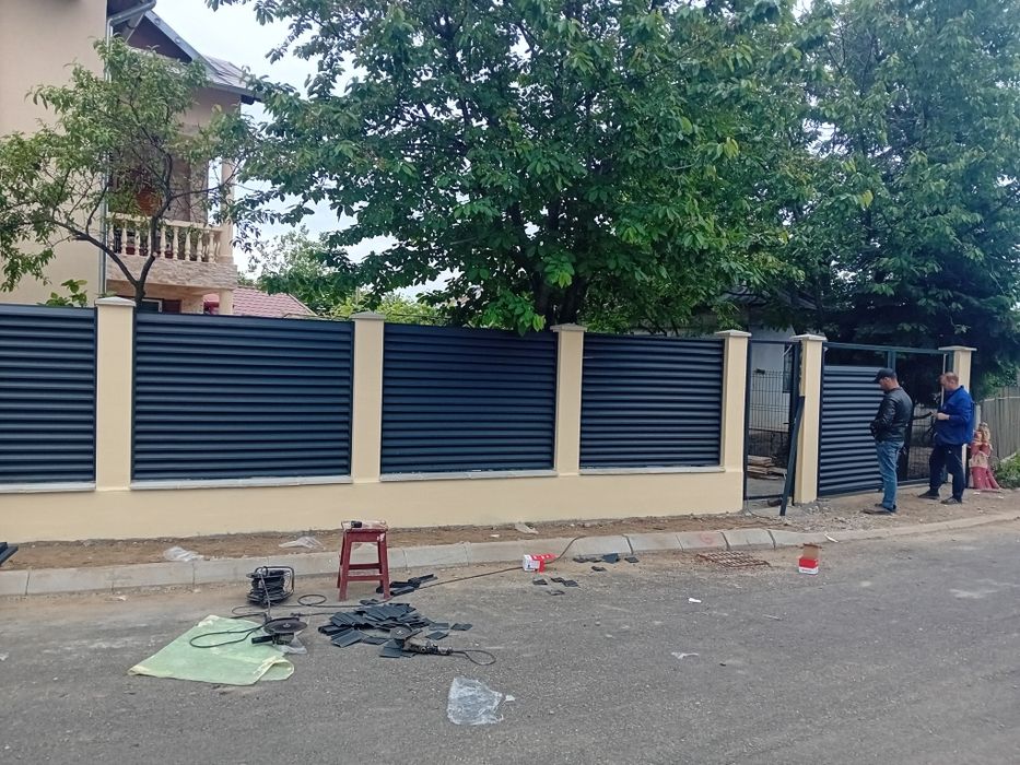 Garduri și porți din plasă metalică fabricate exact după cerințe. Aces