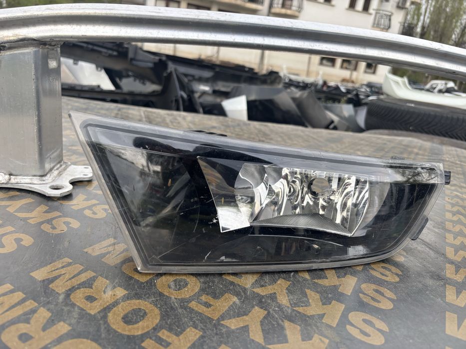 Халоген Skoda Fabia 3