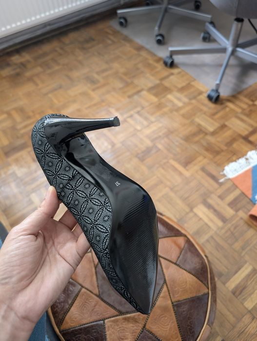 Pantofi eleganți cu toc 37
