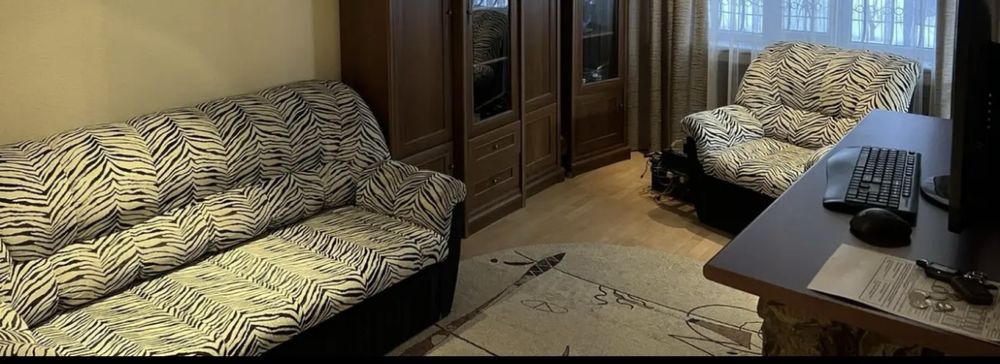 Диван и два кресла