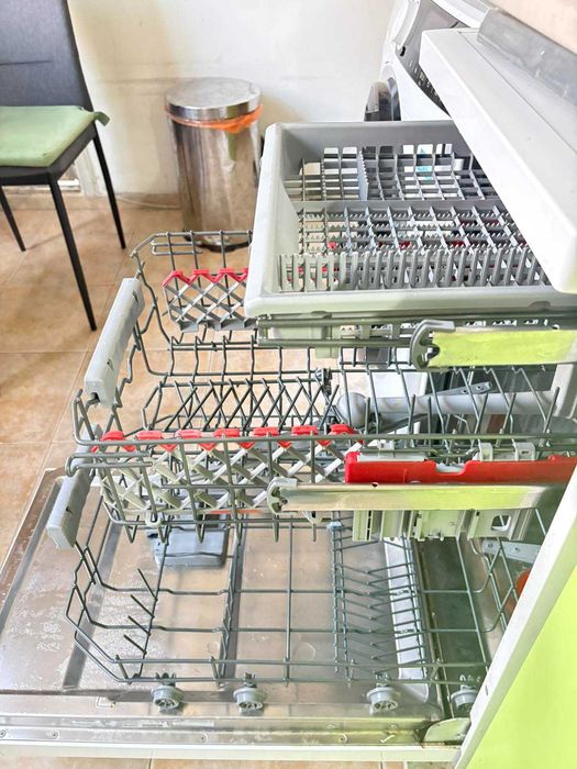 Съдомиялна Sharp