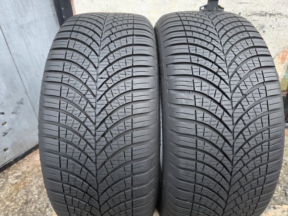 Vând două anvelope all season good year 225 45 17 dot 4223