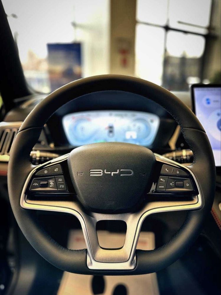 BYD Champion Dm-i 150км с официального салона с гарантией.