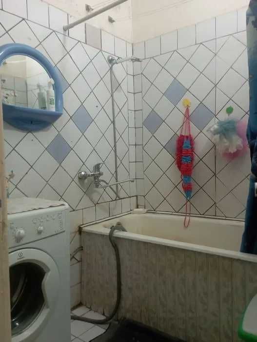 СРОЧНО !!! Продается квартира в Яшнабаде 2/1/4 (50 кв/м ) Авиасозлар 2