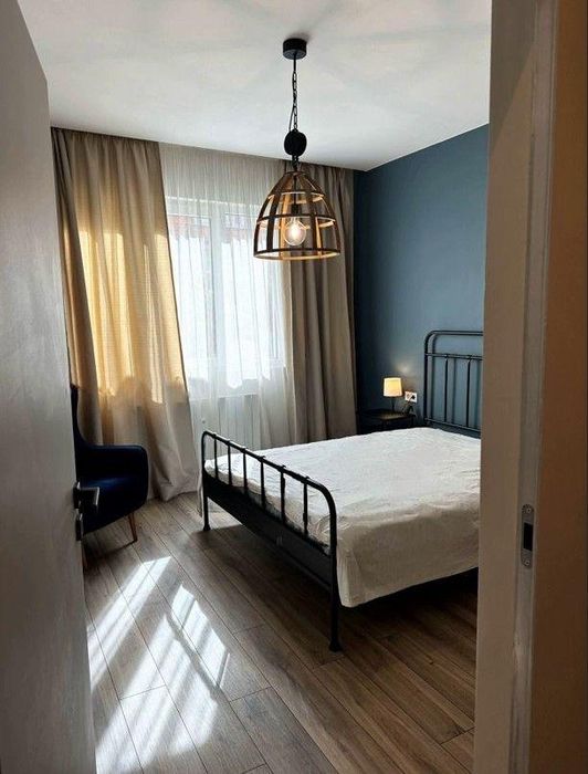 Тристаен, под наем, Център-НДК