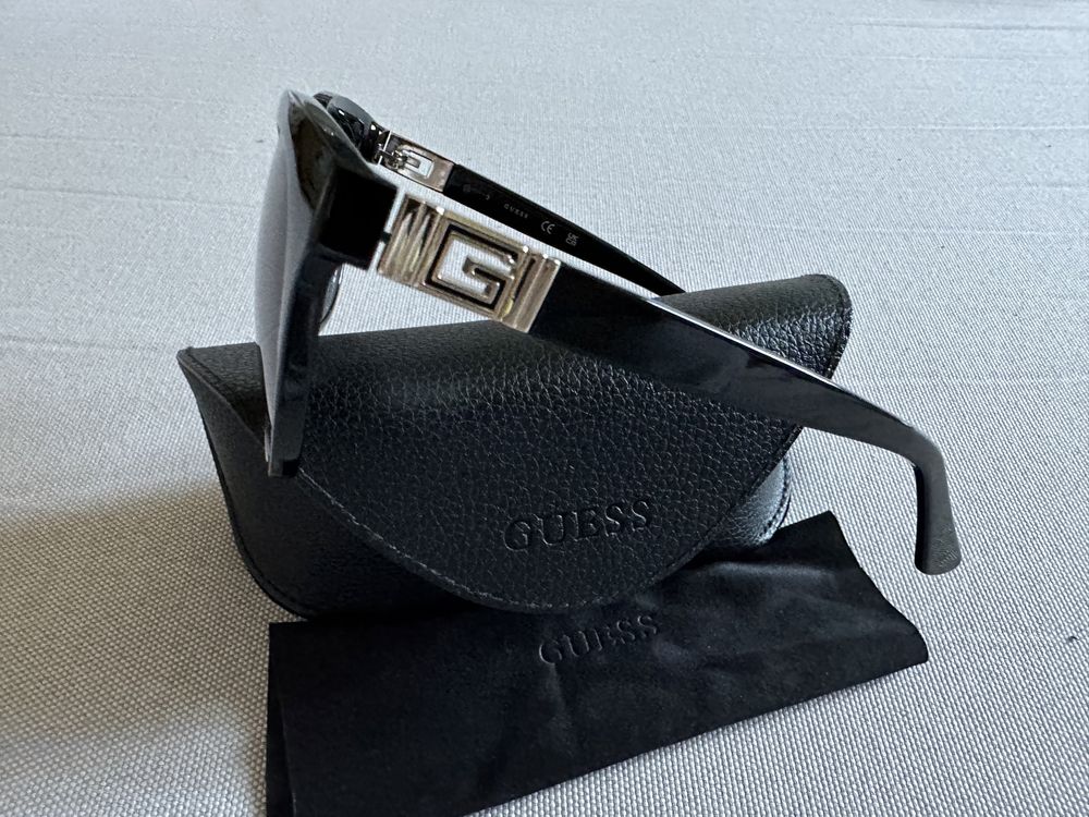 Слънчеви очила Guess