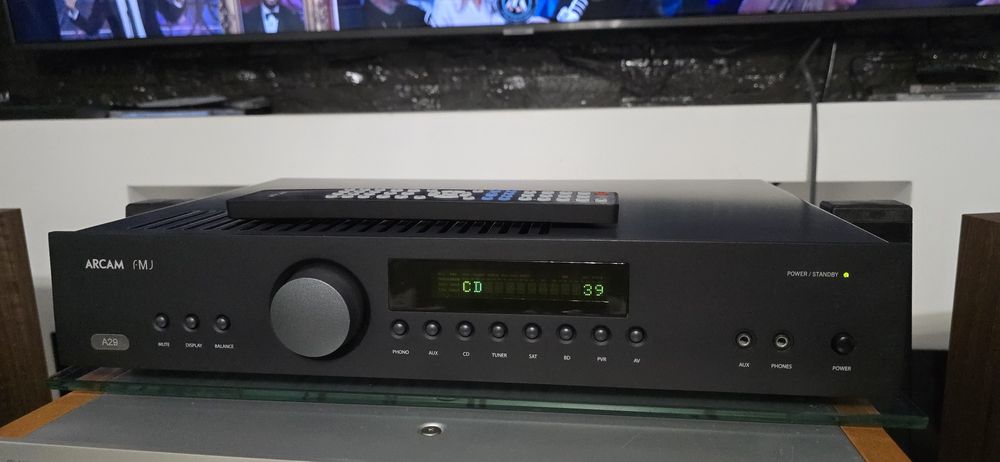 Amplificator integrat Arcam FMJ A29 clasa G cu telecomanda