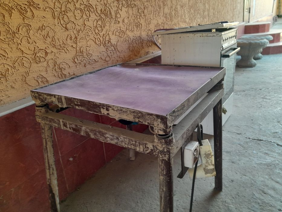 Вибростол для заливки форм из бетона или гипса