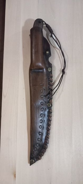 Кован нож,кания от естествена кожа