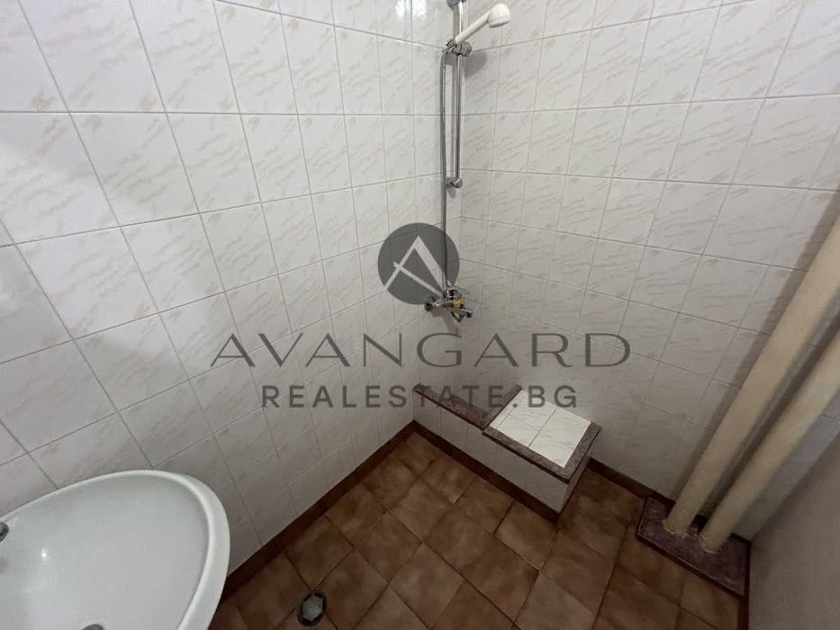 Продава се Тристаен апартамент в Пловдив, Център - 80 кв.м за 2933 €/кв.м - Снимка #8