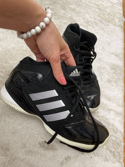 Баскетболни кецове adidas