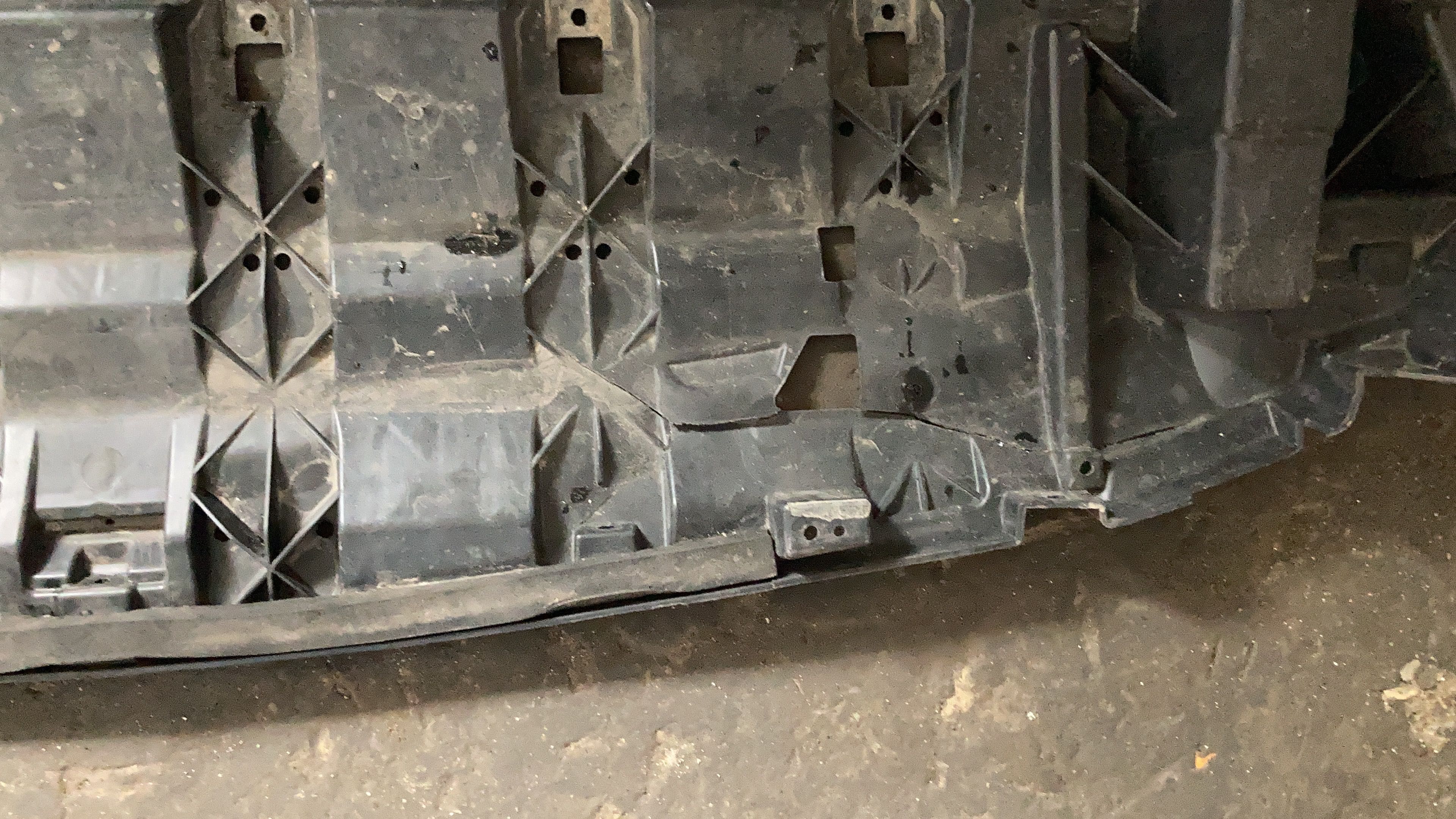 Scut deflector Ford kuga 2  2013 - 2019 scut pietre semi scut kuga