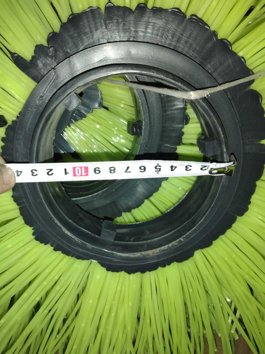 щетки на уборочную машину на КДМ