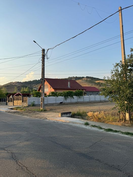 Vând teren intravilan – Izvorul Bîrzii, Mehedinți