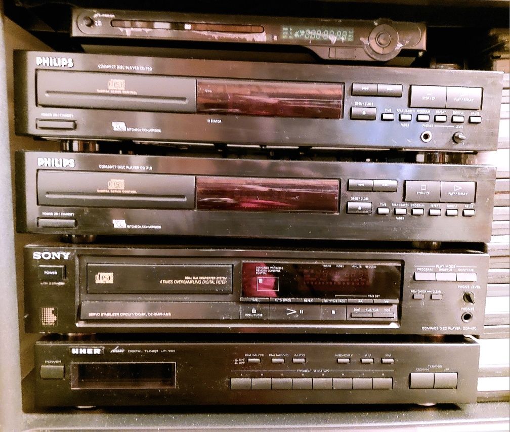 Lichidare colectie DVD și CD playere diverse, pentru nostalgici