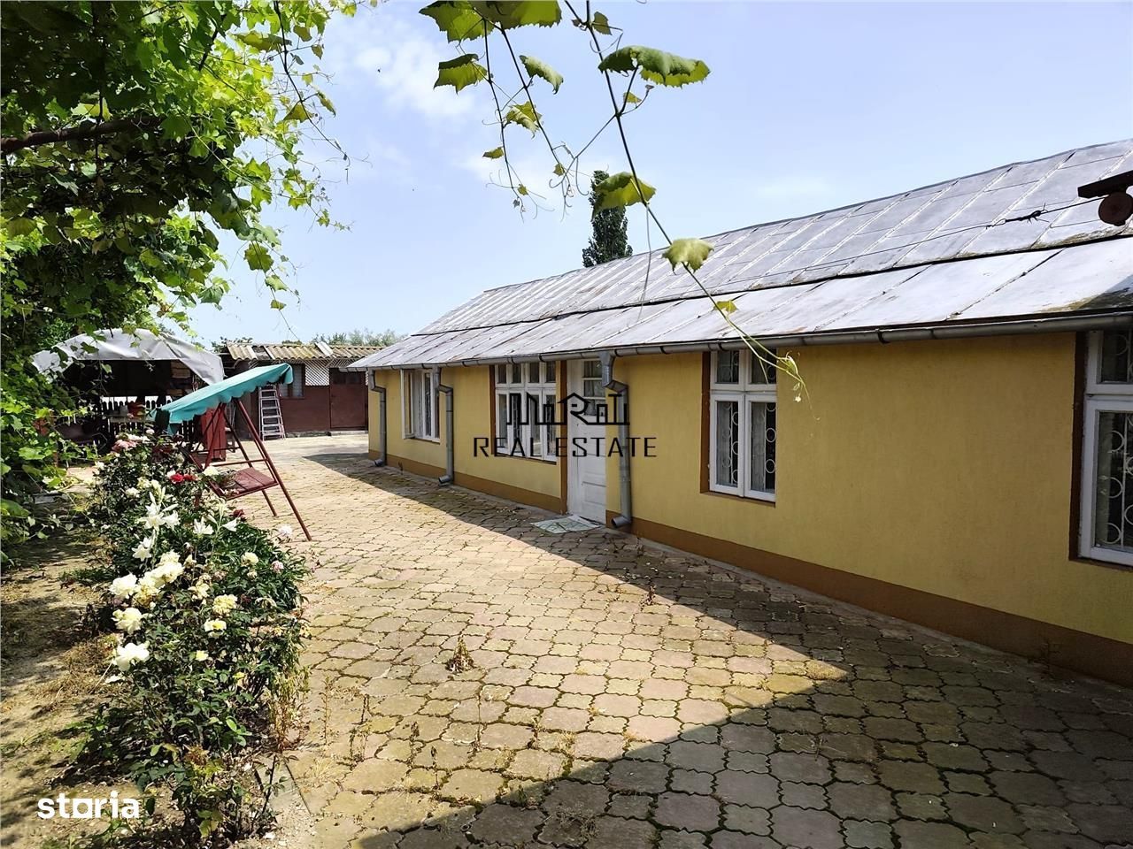 Proprietate spatioasa de vanzare in Gaesti, Dambovita - ideala pentru