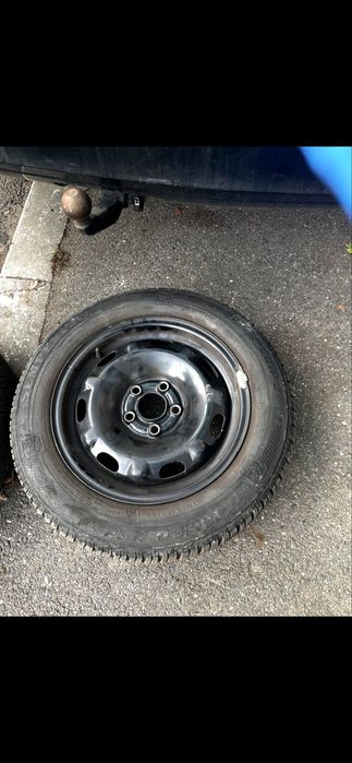 Vand cauciucuri 185/60/ R 14 cu tot cu geanta