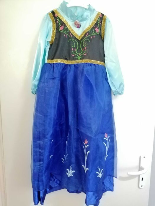 Карнавални рокли на Снежанка и Ана СЪС ЗАБЕЛЕЖКИ