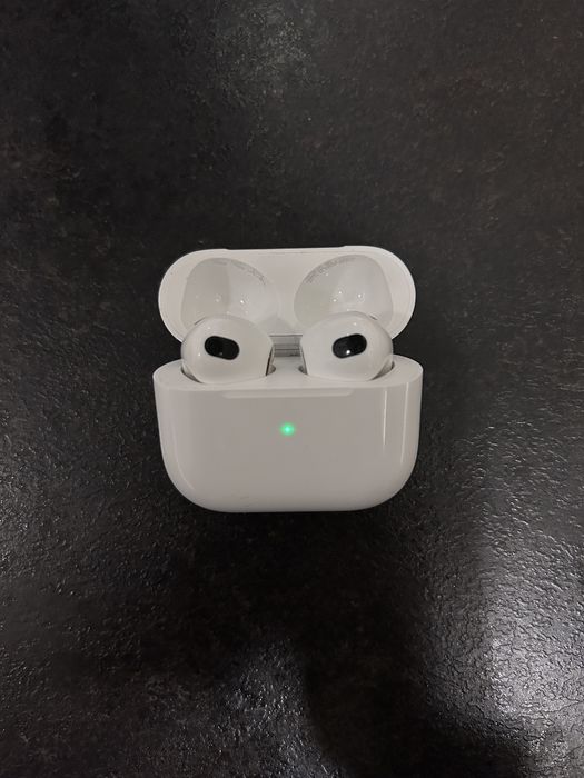 AirPods 3 – folosite 2 luni, stare foarte bună, fără cutie