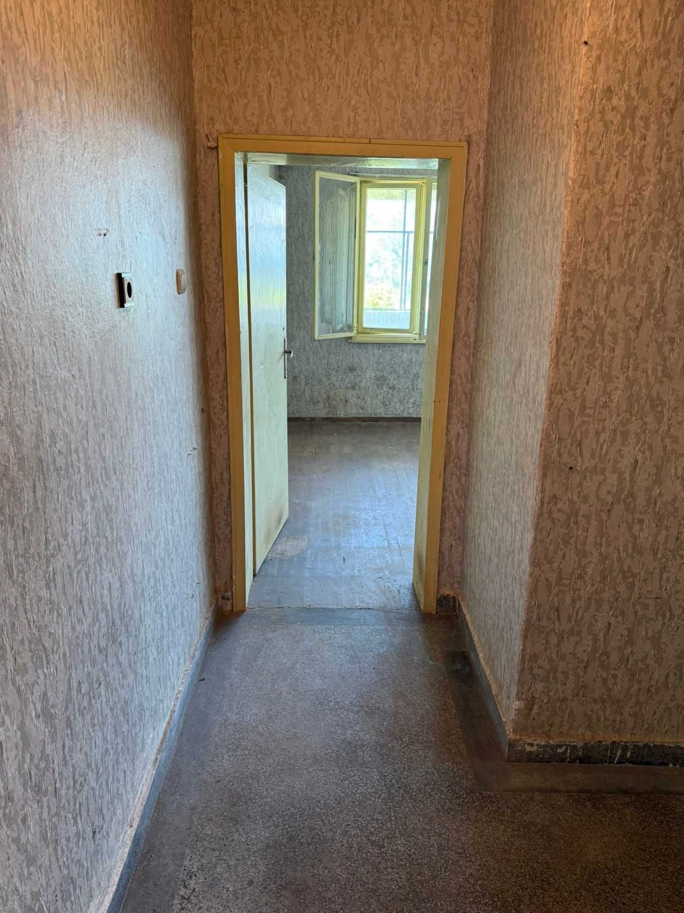 Южно жилище с гараж