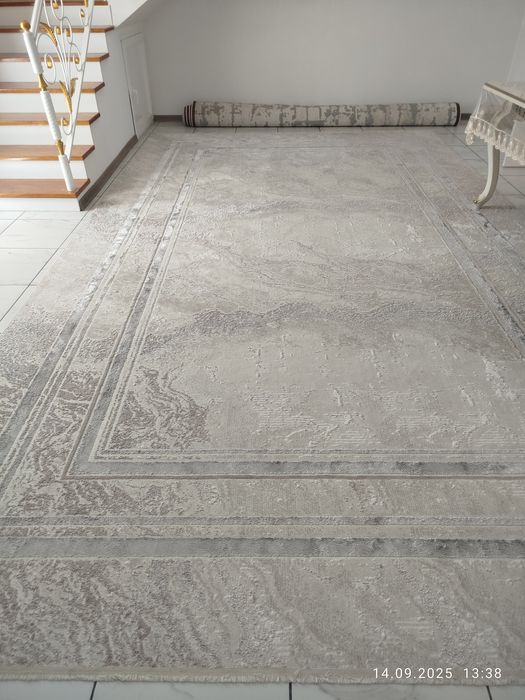 Продаю ковёр в современный дизайн