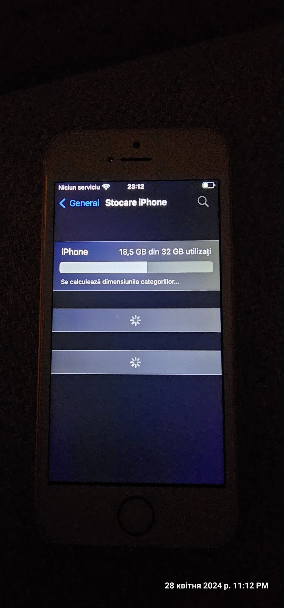 iPhone SE, 32 GB, roz gold 
Stare perfecta de functionare. 
Are o bate