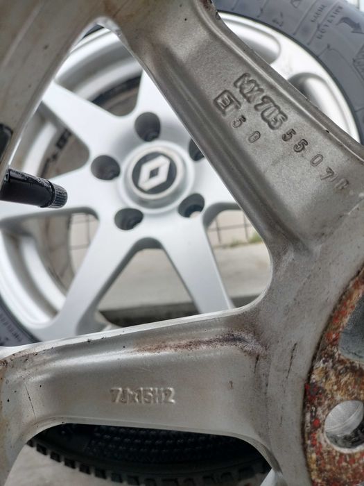 Джанти с гуми 15" 5*114,3