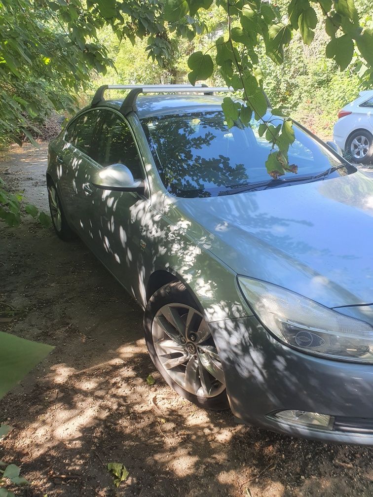 Dezmembrez Opel Insignia 2.0 diesel Automat